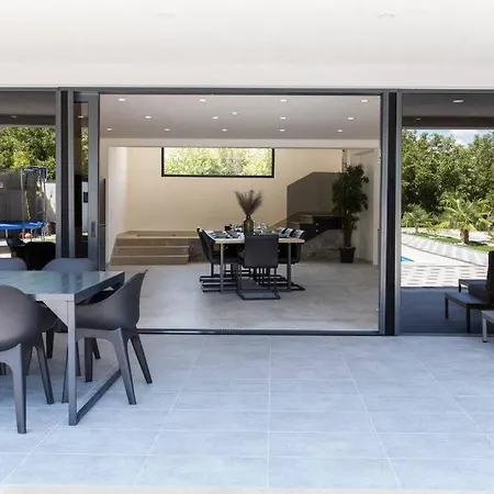 Relax And House With Pool Villa *