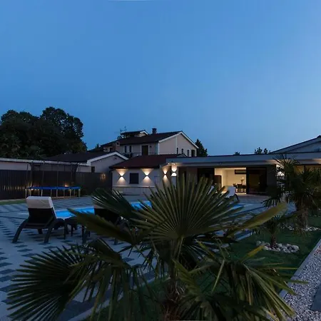 Relax And House With Pool Ljubuski