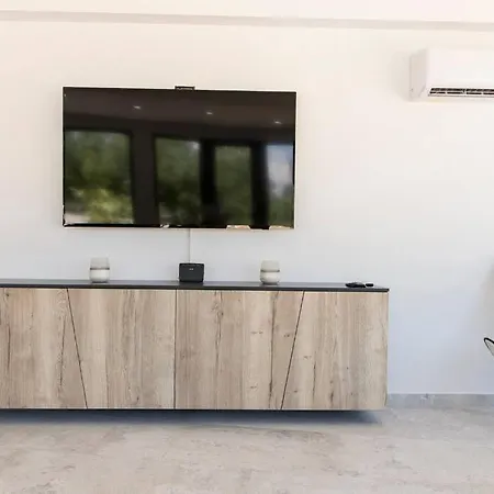 Relax And House With Pool *