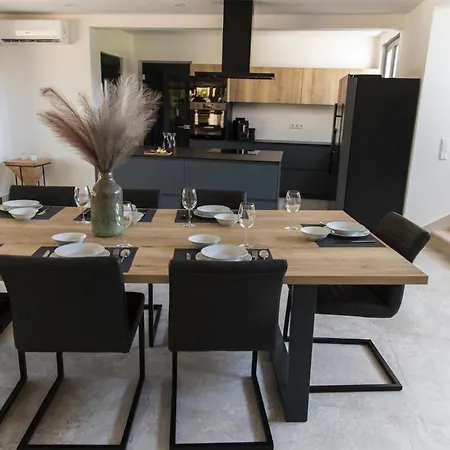 Relax And House With Pool Villa