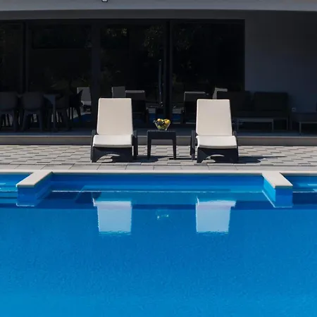 Villa Relax And House With Pool *