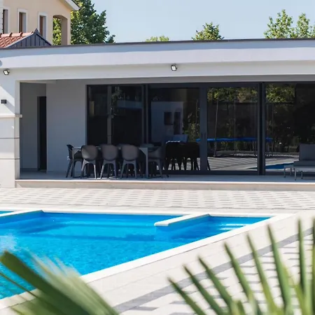 Relax And House With Pool *