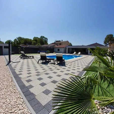 Relax And House With Pool Ljubuski